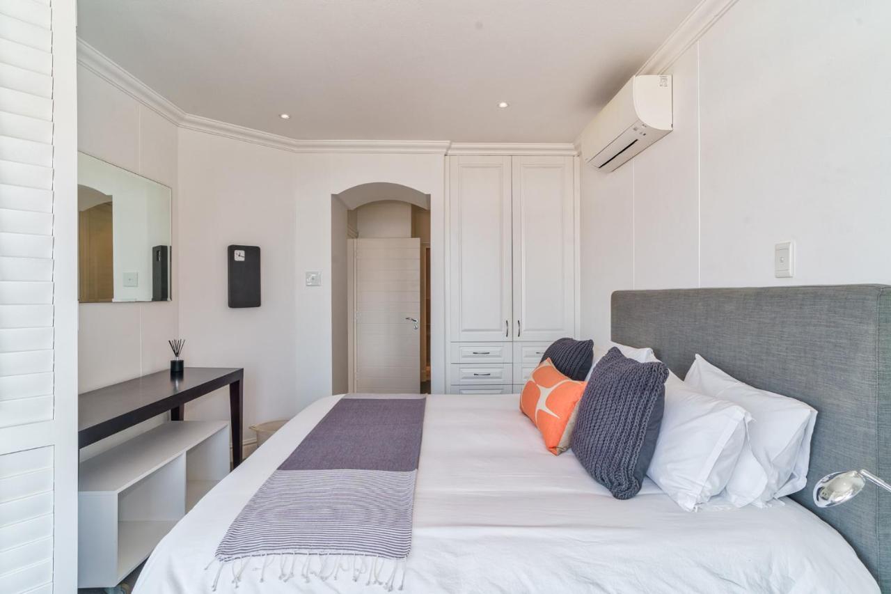 Apartment 204 Oyster Rock - By In Umhlanga Durban